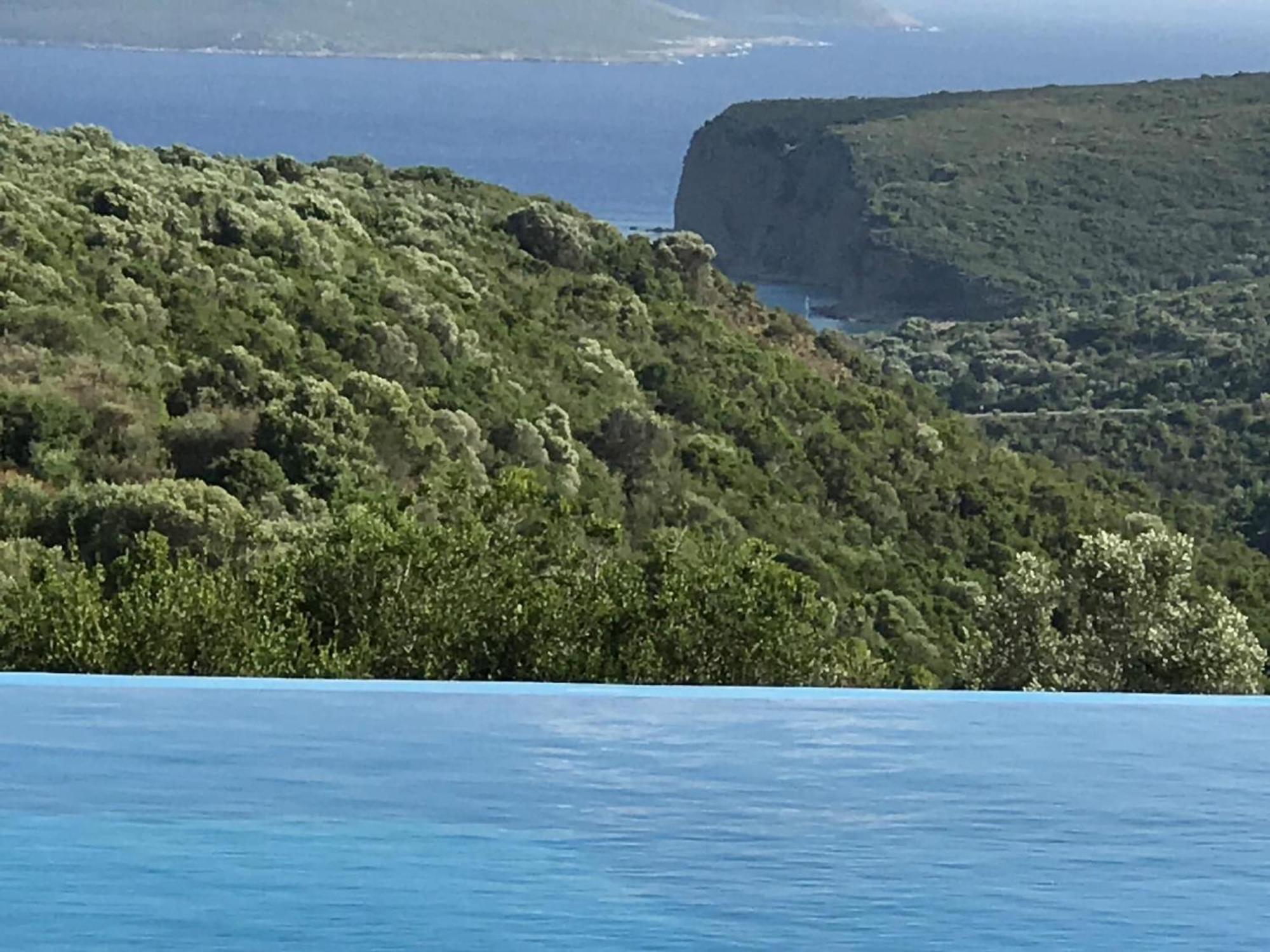 Luxurious Villa In Peloponnese With Swimming Pool Kamária 外观 照片